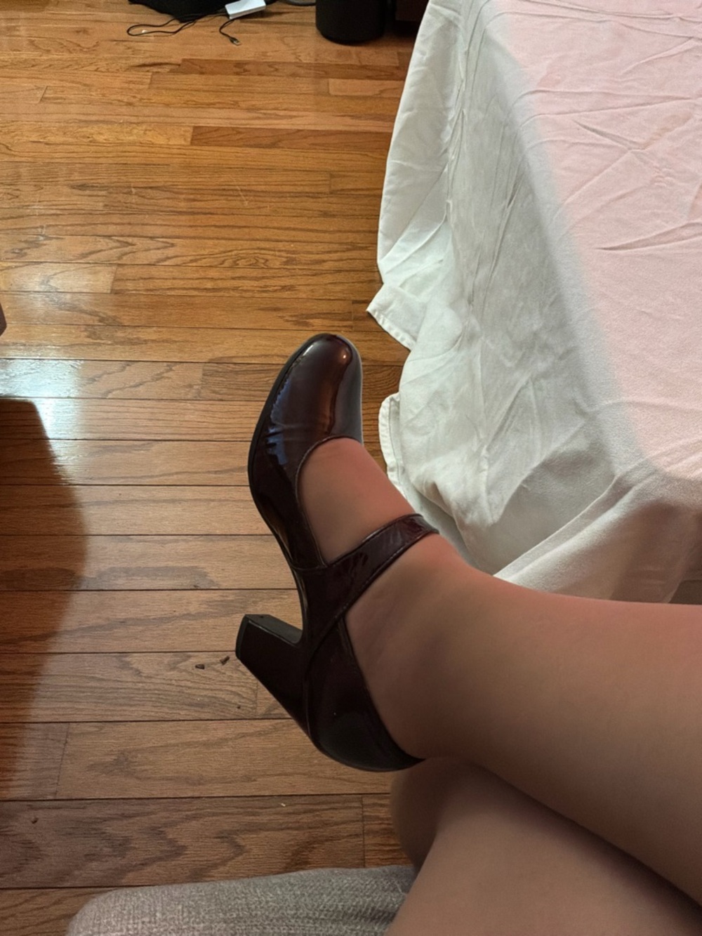 ****** Sofft Burgundy Patent Mary Jane Heels ******